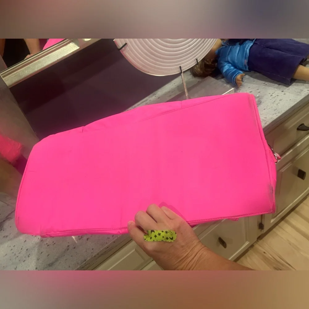 Nicole Miller hot pink carry on duffle bag! - Picture 4 of 6
